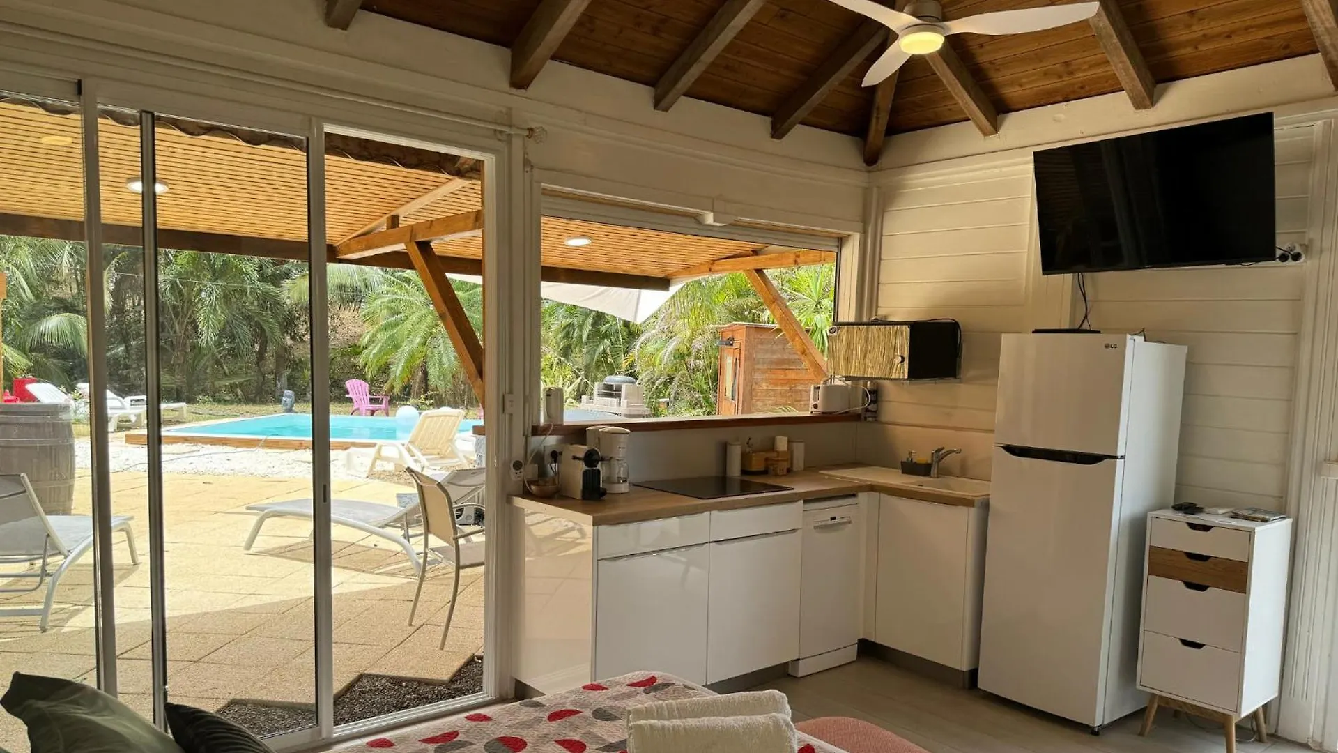 Suite Lagoon Climatisee Avec Piscine, Spa Privatif Riviere-Salee